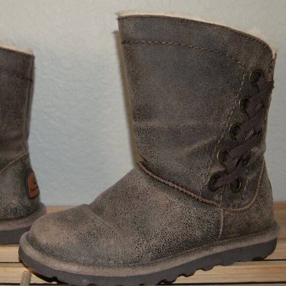 BearPaw Women SIze US 8 Low-cut Suede Boots, Brown - Picture 7 of 14